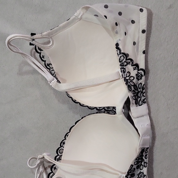 Victoria's Secret Sexy Little Things Bra - Picture 8 of 14